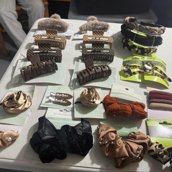 Womens Fashion Hair Accessory Lot Headbands Scrunchies Barrettes Clips - Picture 4 of 8